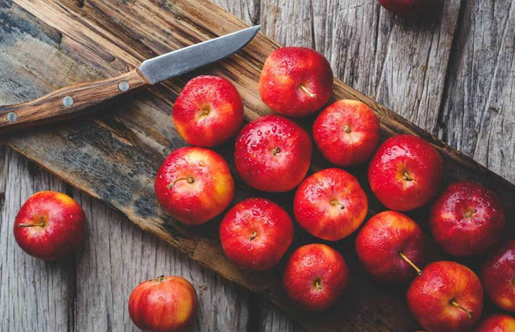 Apples-TOP 10 HEALTHY FOODS